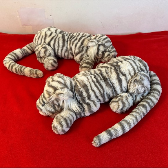 Lot of 2 Jellycat Sacha Snow Tiger White/Grey Large 18”Blue Eyes 36”With Tail